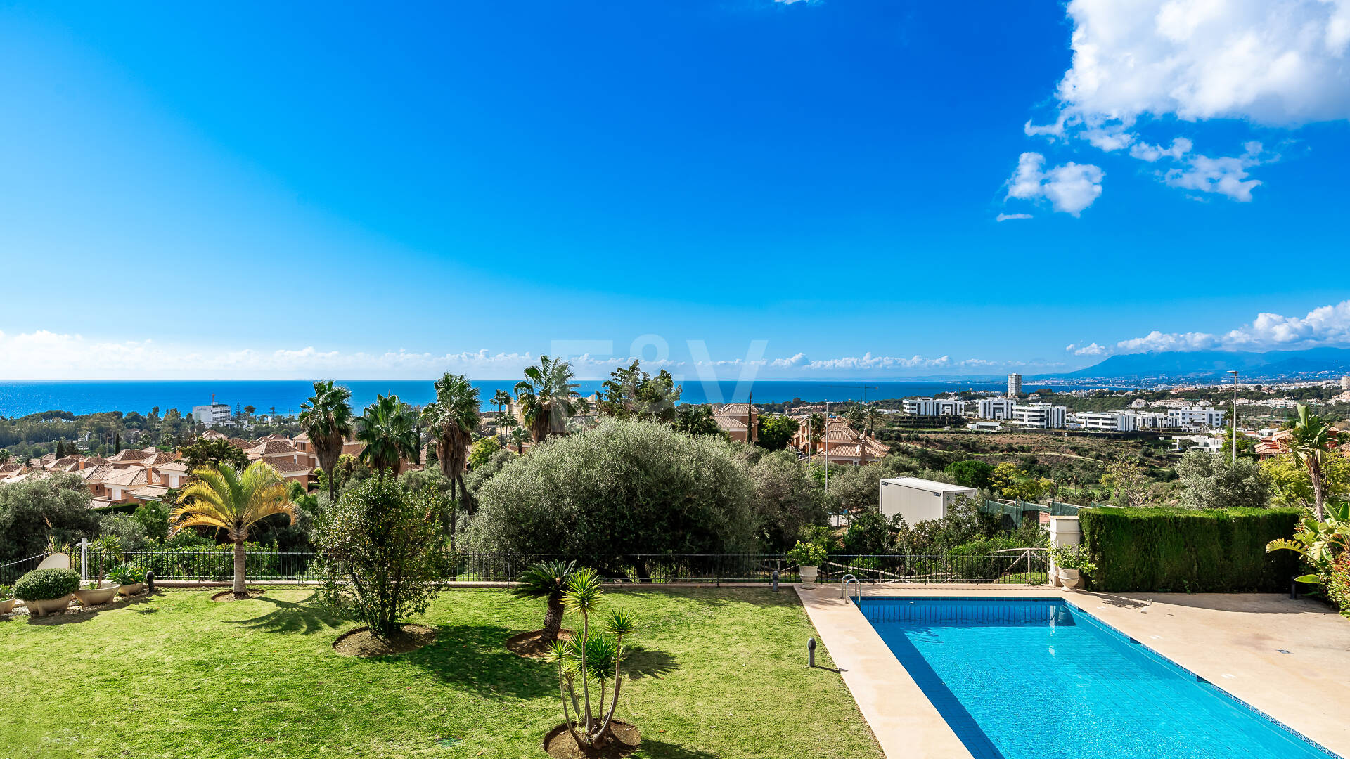 Villa de luxe avec vue spectaculaire sur la mer à Santa Clara, Marbella