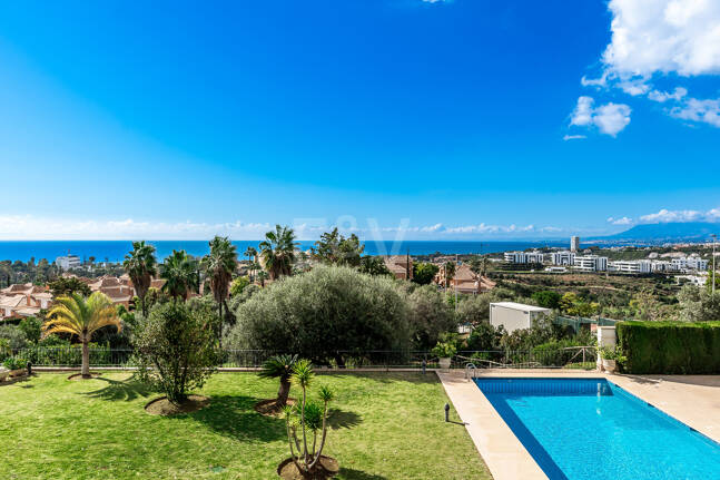 Villa de luxe avec vue spectaculaire sur la mer à Santa Clara, Marbella