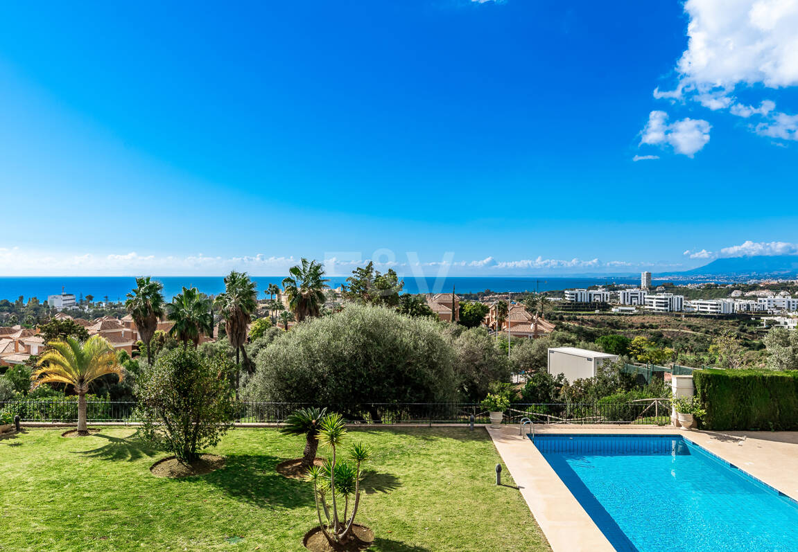 Villa de luxe avec vue spectaculaire sur la mer à Santa Clara, Marbella