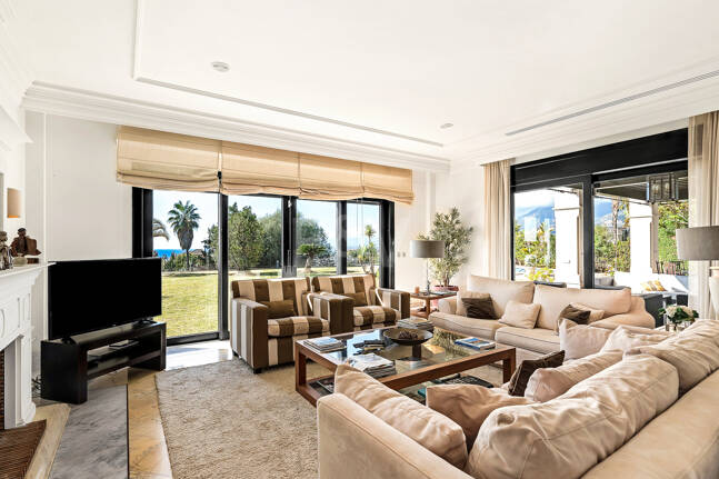 Villa de luxe avec vue spectaculaire sur la mer à Santa Clara, Marbella