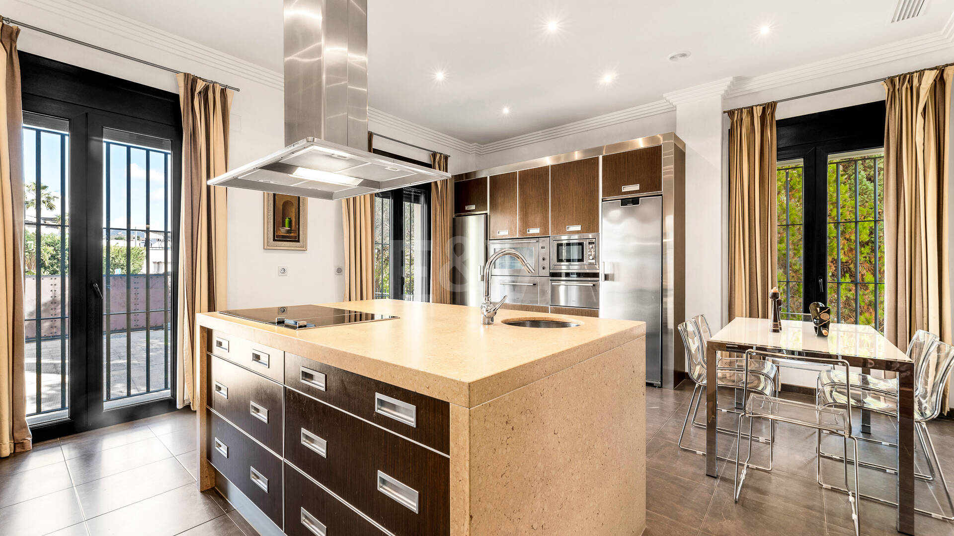 Luxury Villa with Spectacular Sea Views in Santa Clara, Marbella