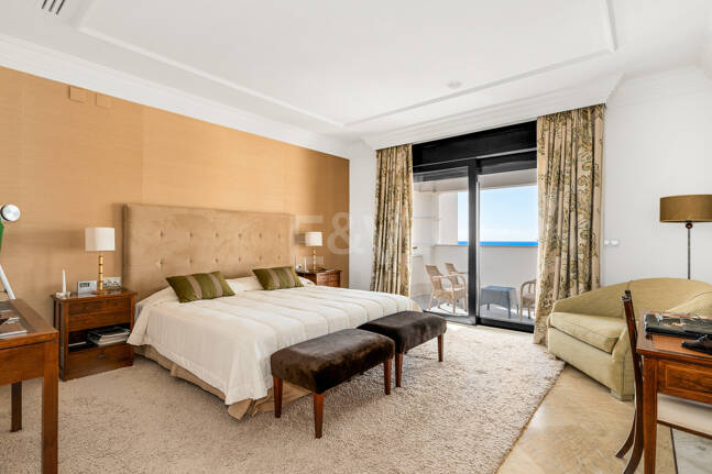 Villa de luxe avec vue spectaculaire sur la mer à Santa Clara, Marbella