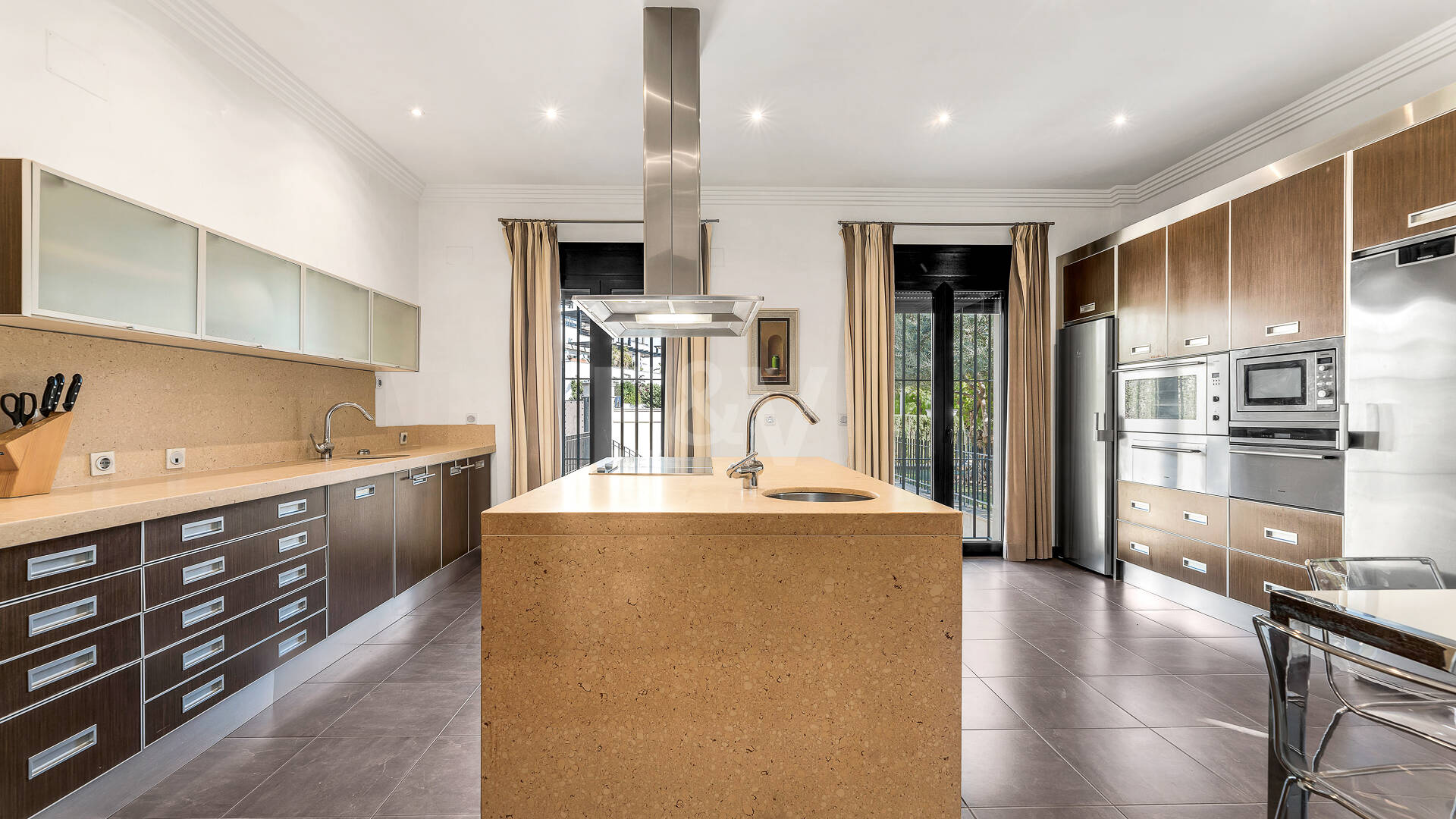 Luxury Villa with Spectacular Sea Views in Santa Clara, Marbella