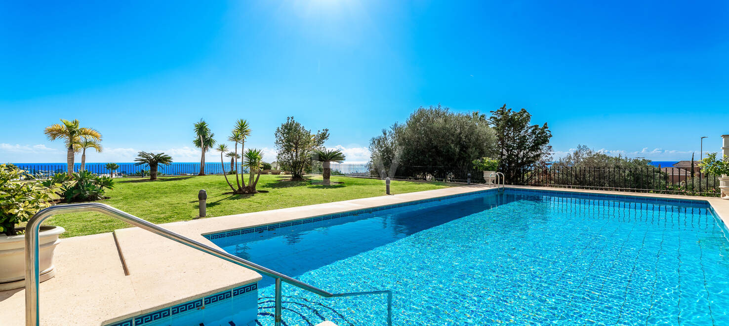 Lyxvilla med spektakulär havsutsikt i Santa Clara, Marbella