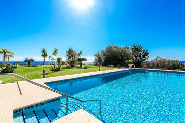 Villa de luxe avec vue spectaculaire sur la mer à Santa Clara, Marbella