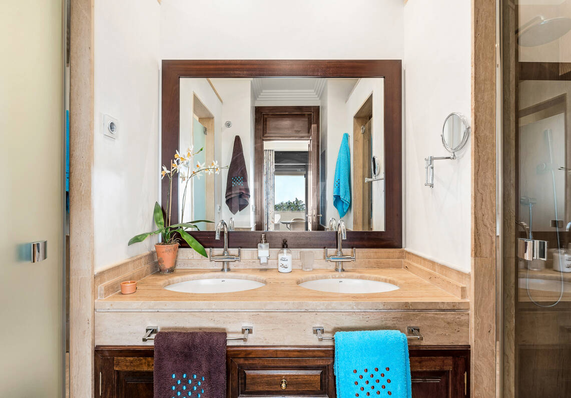 Villa de luxe avec vue spectaculaire sur la mer à Santa Clara, Marbella