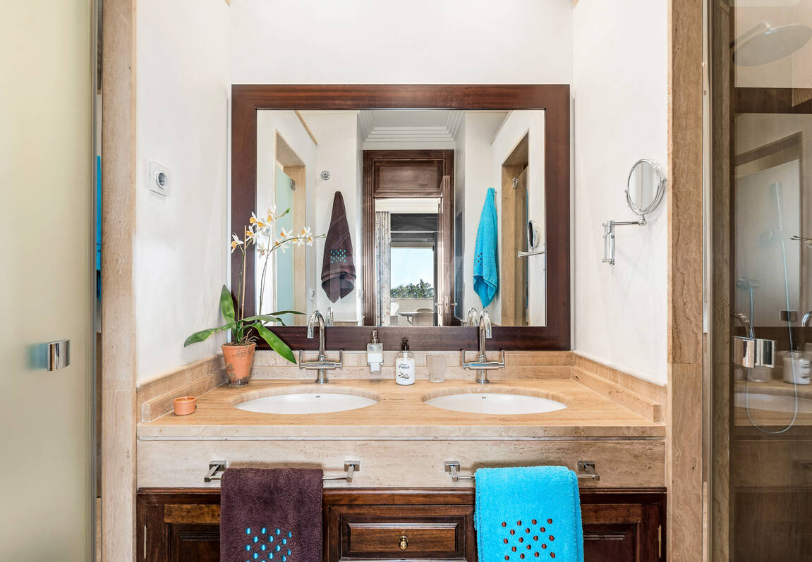 Villa de luxe avec vue spectaculaire sur la mer à Santa Clara, Marbella