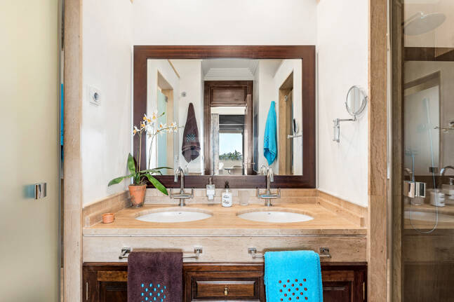 Villa de luxe avec vue spectaculaire sur la mer à Santa Clara, Marbella