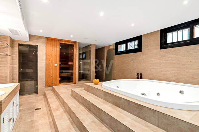 Villa de luxe avec vue spectaculaire sur la mer à Santa Clara, Marbella