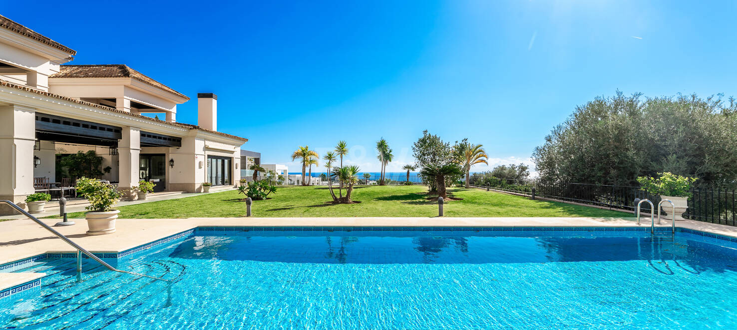 Lyxvilla med spektakulär havsutsikt i Santa Clara, Marbella