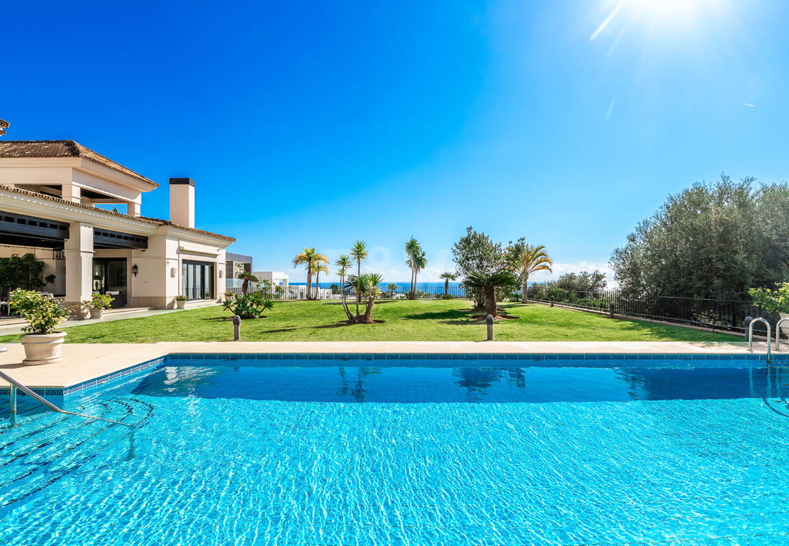 Villa de luxe avec vue spectaculaire sur la mer à Santa Clara, Marbella