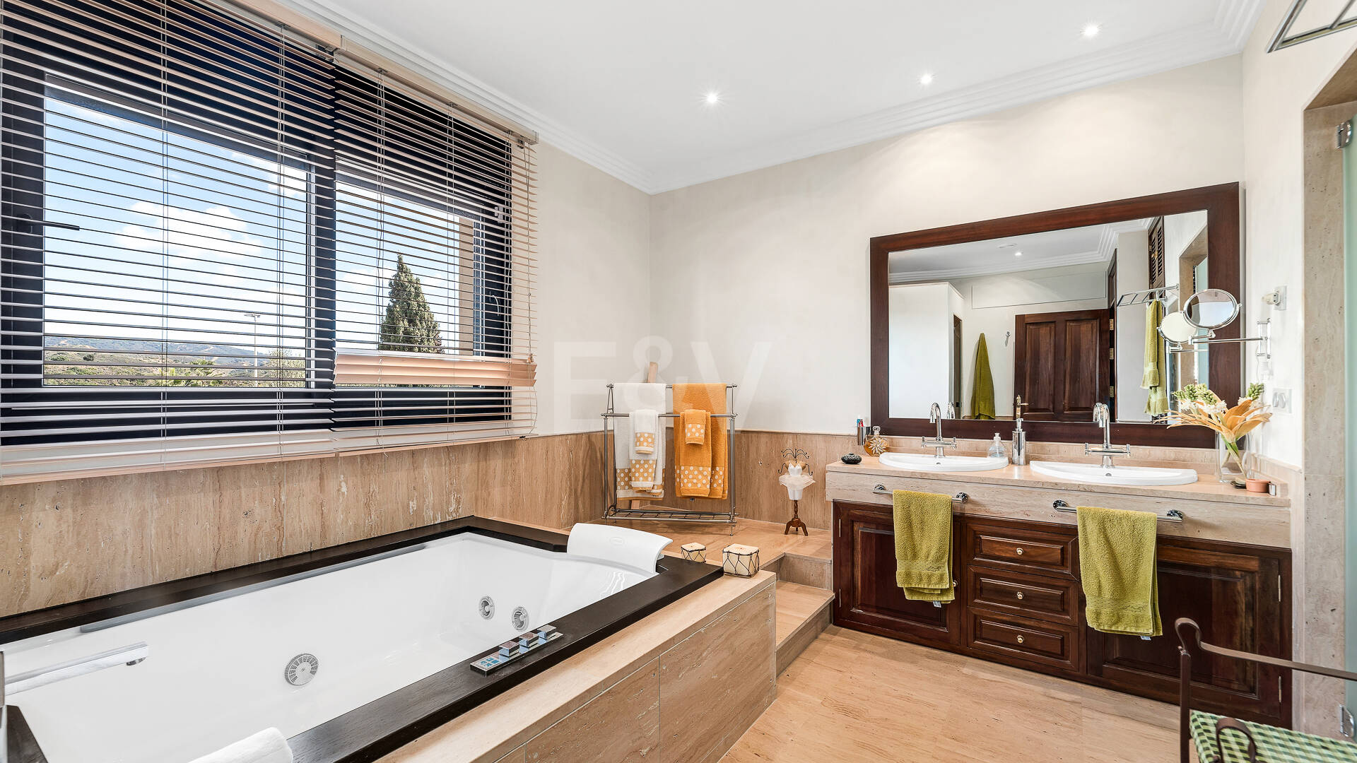 Villa de luxe avec vue spectaculaire sur la mer à Santa Clara, Marbella