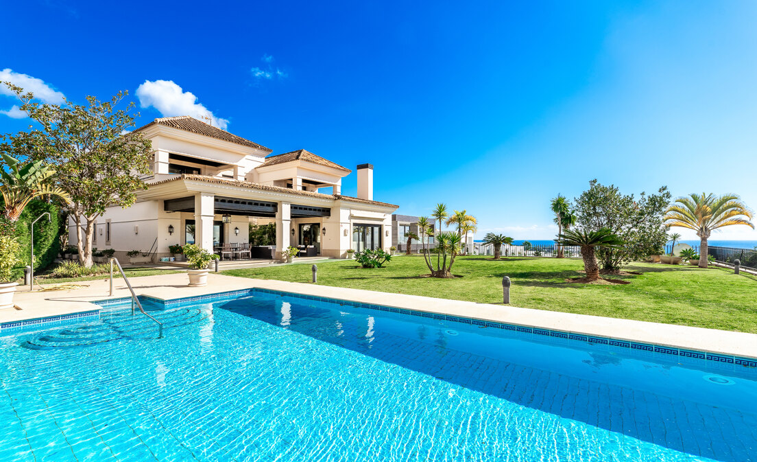 Luxuriöse Villa mit spektakulärem Meerblick in Santa Clara, Marbella