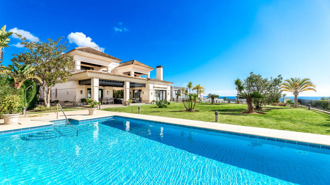 Villa de lujo con espectaculares vistas al mar en Santa Clara, Marbella