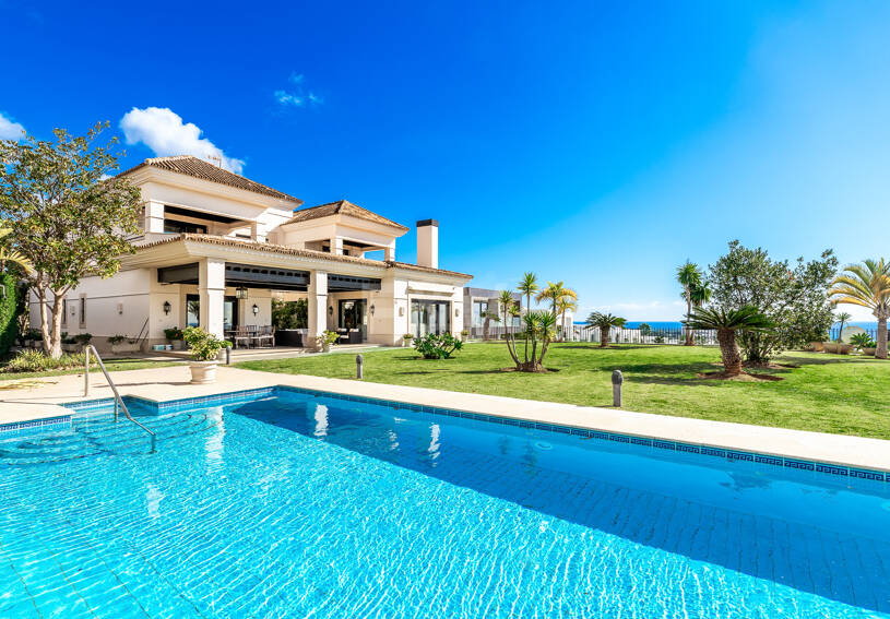 Villa de luxe avec vue spectaculaire sur la mer à Santa Clara, Marbella