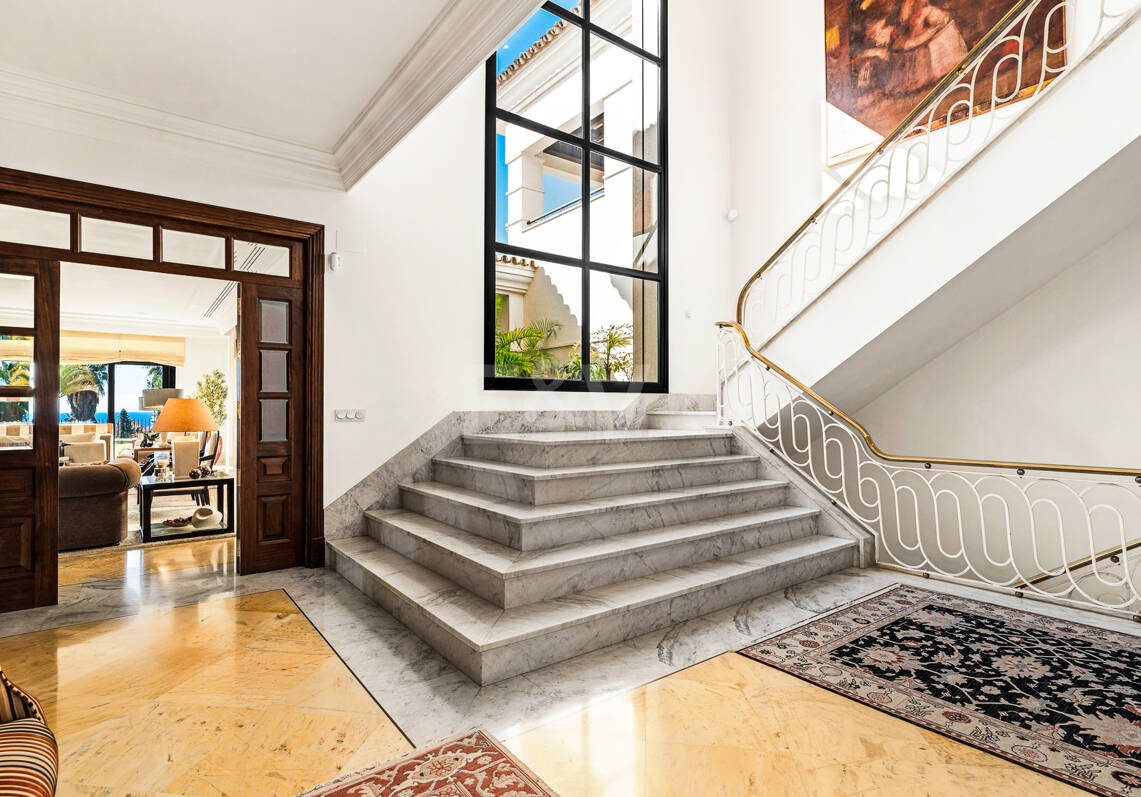 Villa de luxe avec vue spectaculaire sur la mer à Santa Clara, Marbella