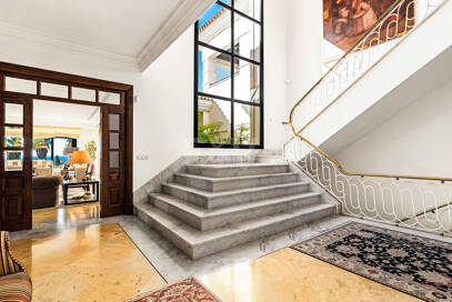 Villa de luxe avec vue spectaculaire sur la mer à Santa Clara, Marbella