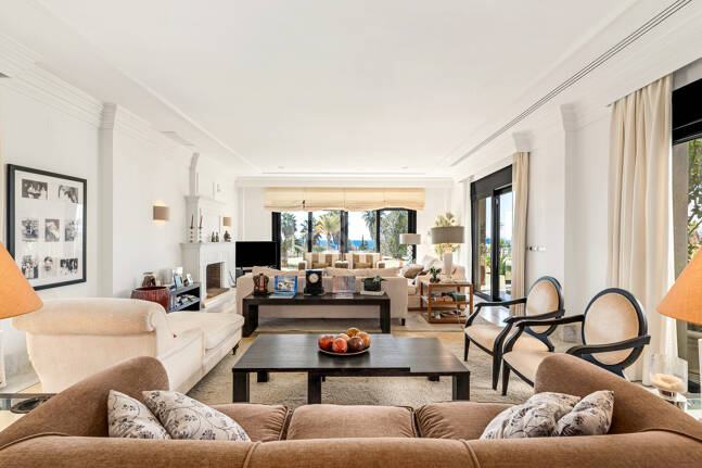 Villa de luxe avec vue spectaculaire sur la mer à Santa Clara, Marbella