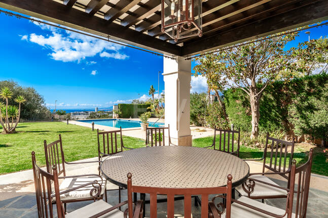 Villa de luxe avec vue spectaculaire sur la mer à Santa Clara, Marbella