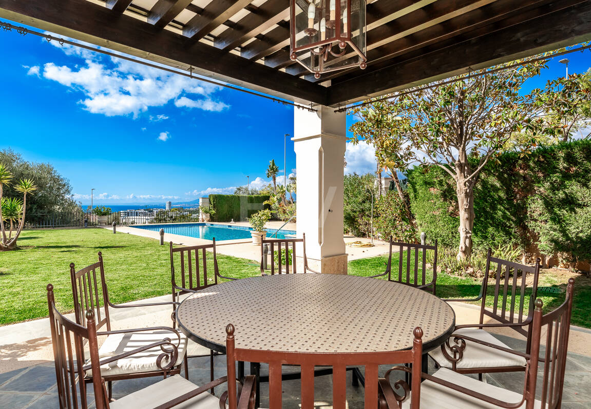 Villa de luxe avec vue spectaculaire sur la mer à Santa Clara, Marbella