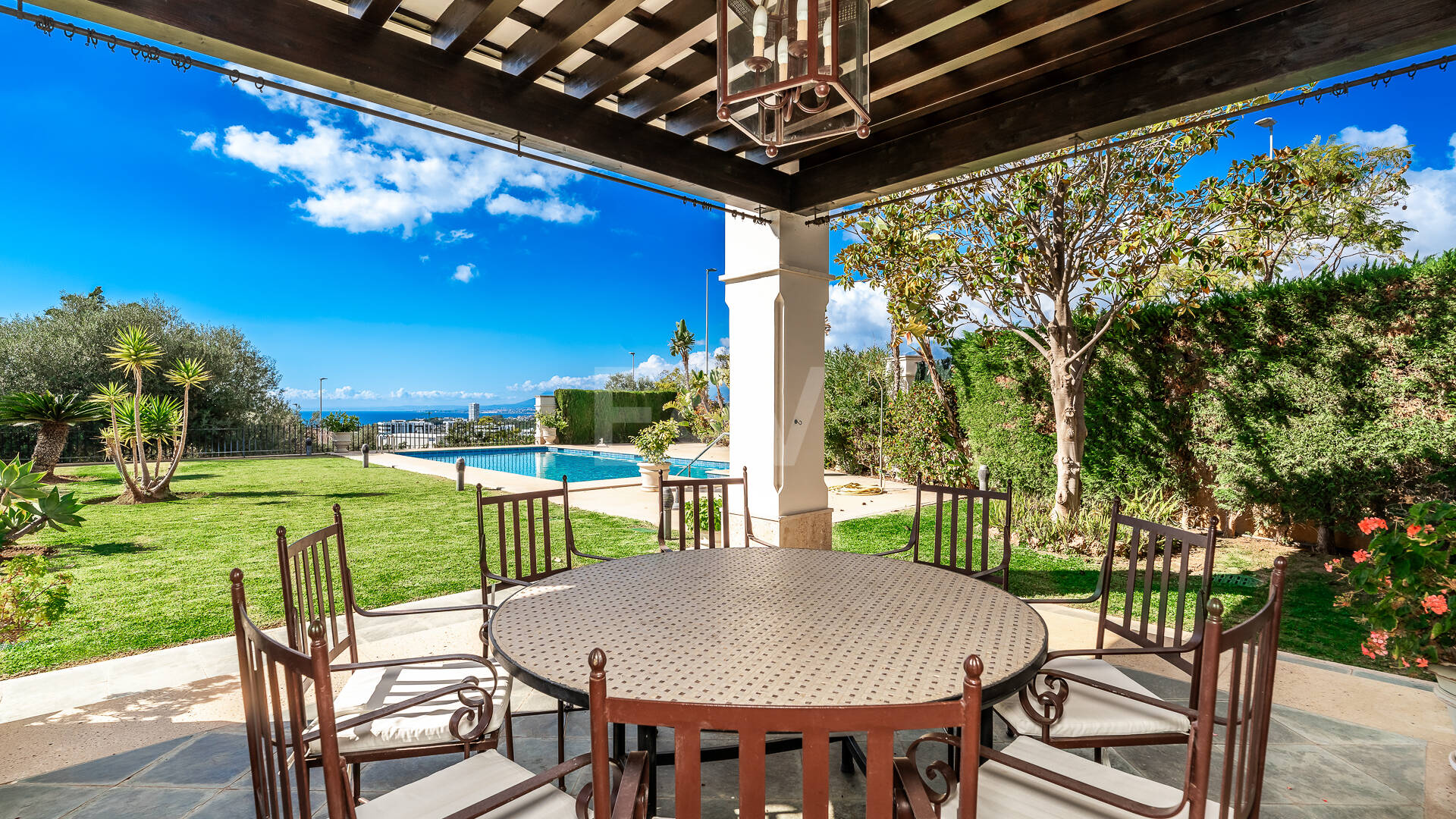 Villa de luxe avec vue spectaculaire sur la mer à Santa Clara, Marbella