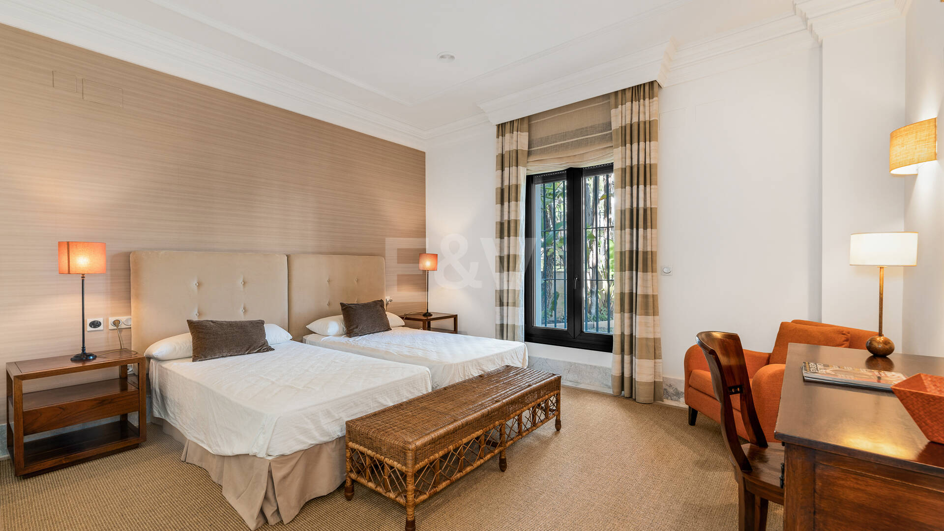 Villa de luxe avec vue spectaculaire sur la mer à Santa Clara, Marbella