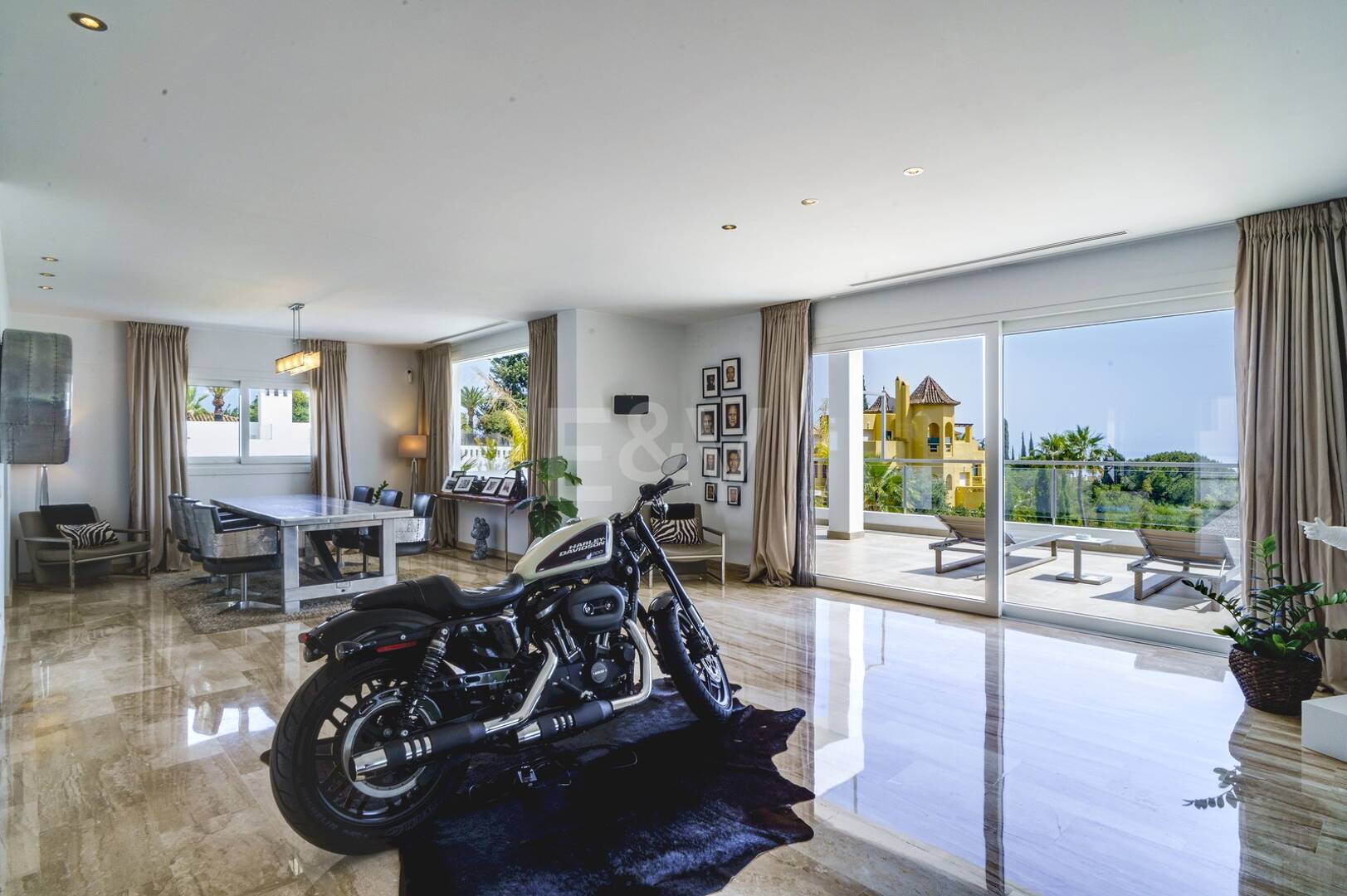 Modern Villa with Sea Views in El Rosario