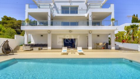 Modern Villa with Sea Views in El Rosario