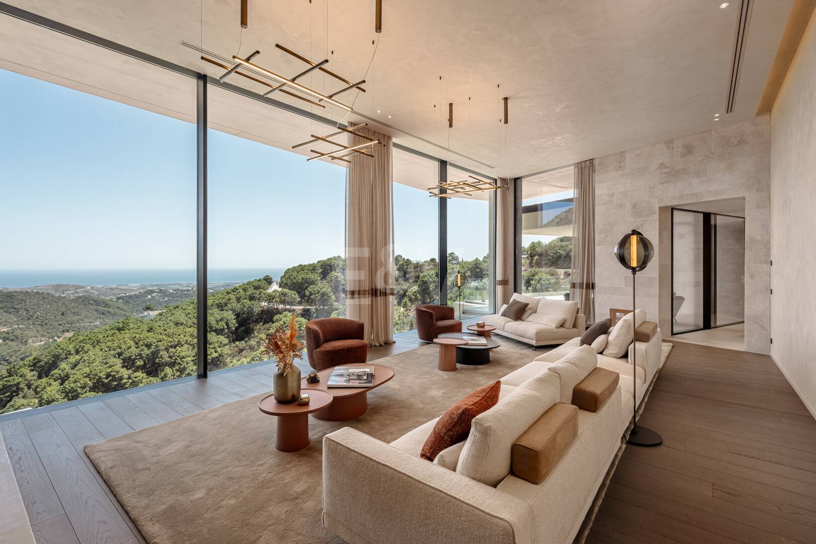 Spectacular villa with panoramic sea views in Monte Mayor