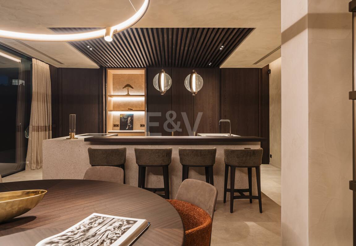 Spectacular villa with panoramic sea views in Monte Mayor