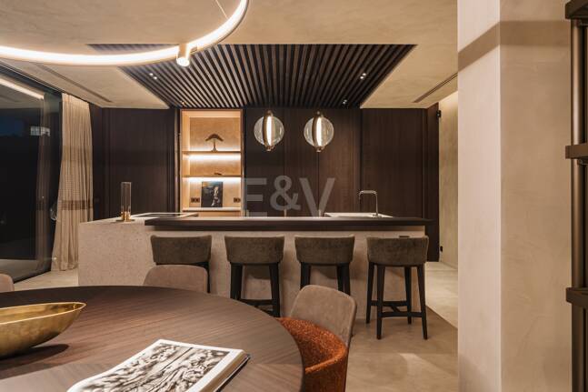 Spectacular villa with panoramic sea views in Monte Mayor