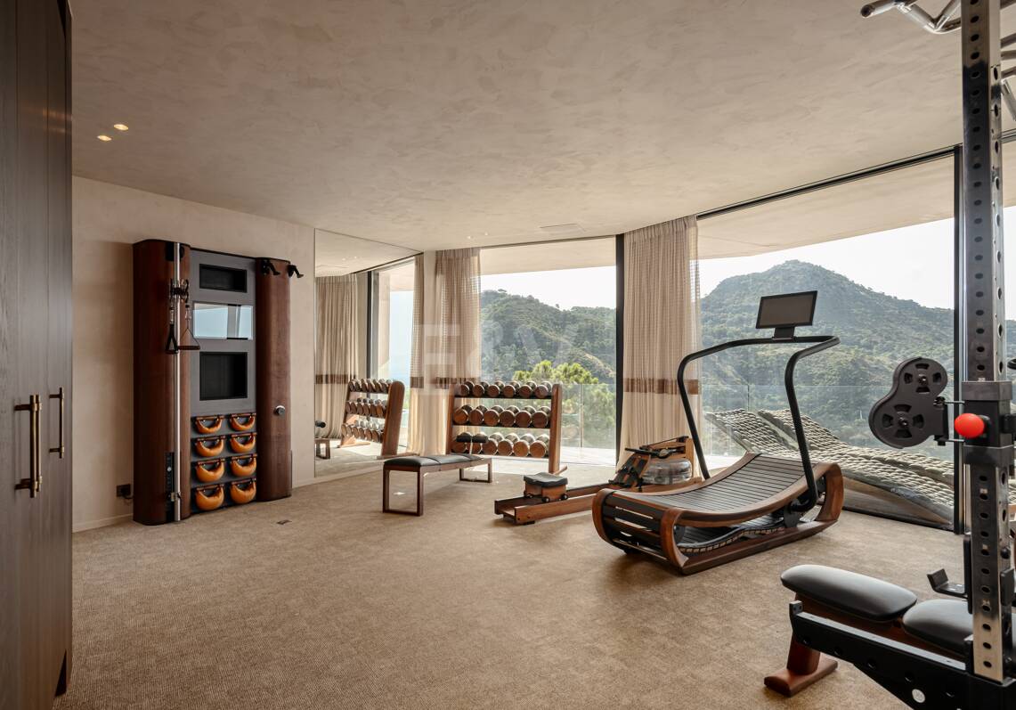 Spektakulär villa med panoramautsikt över havet i Monte Mayor