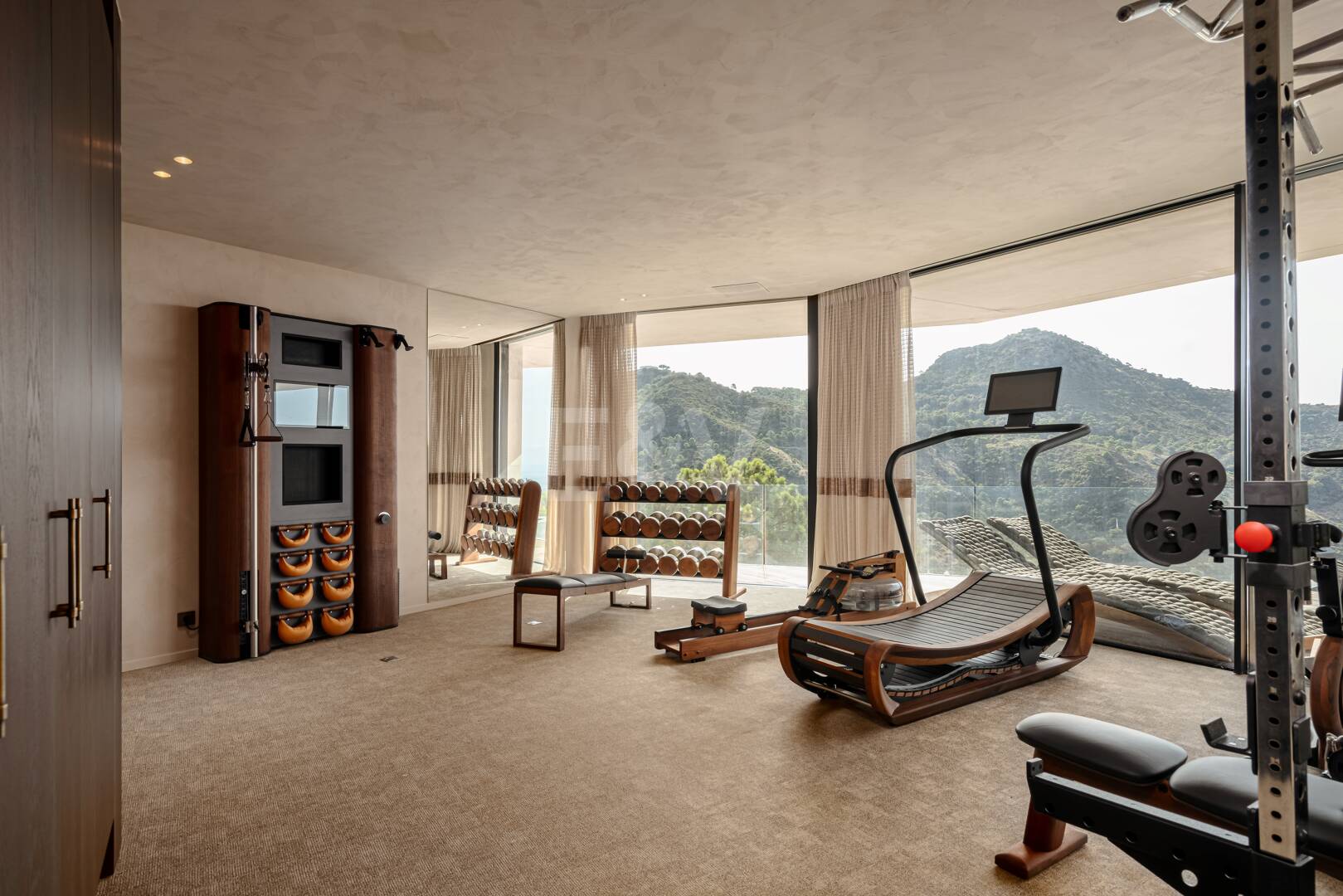 Spectaculaire villa avec vue panoramique sur la mer à Monte Mayor