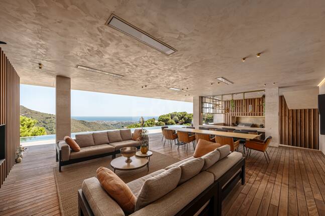 Spectacular villa with panoramic sea views in Monte Mayor