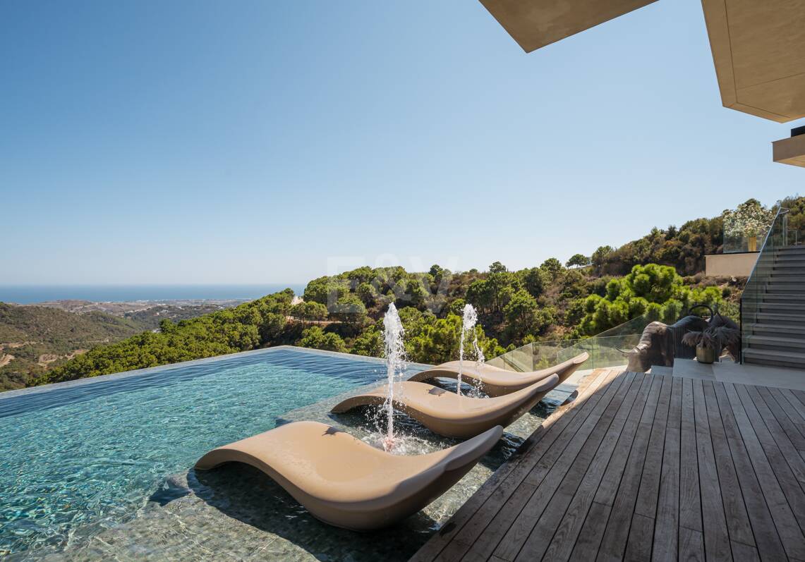 Spektakulär villa med panoramautsikt över havet i Monte Mayor