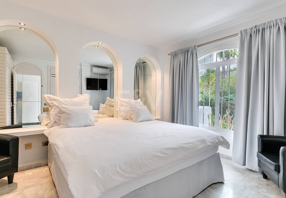 Casa adosada en Las Lomas de Marbella Club: una oportunidad única para vivir con sofisticación