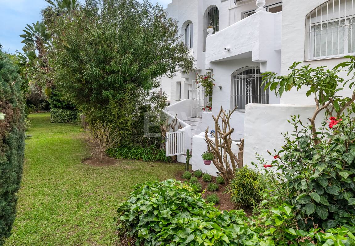 Casa adosada en Las Lomas de Marbella Club: una oportunidad única para vivir con sofisticación