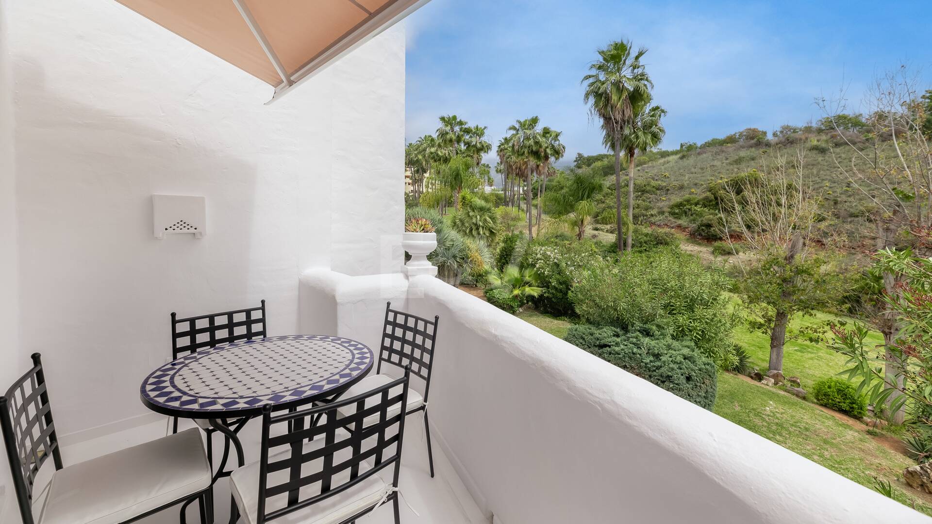 Casa adosada en Las Lomas de Marbella Club: una oportunidad única para vivir con sofisticación