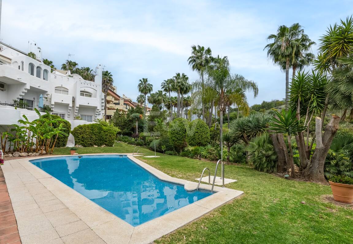 Casa adosada en Las Lomas de Marbella Club: una oportunidad única para vivir con sofisticación
