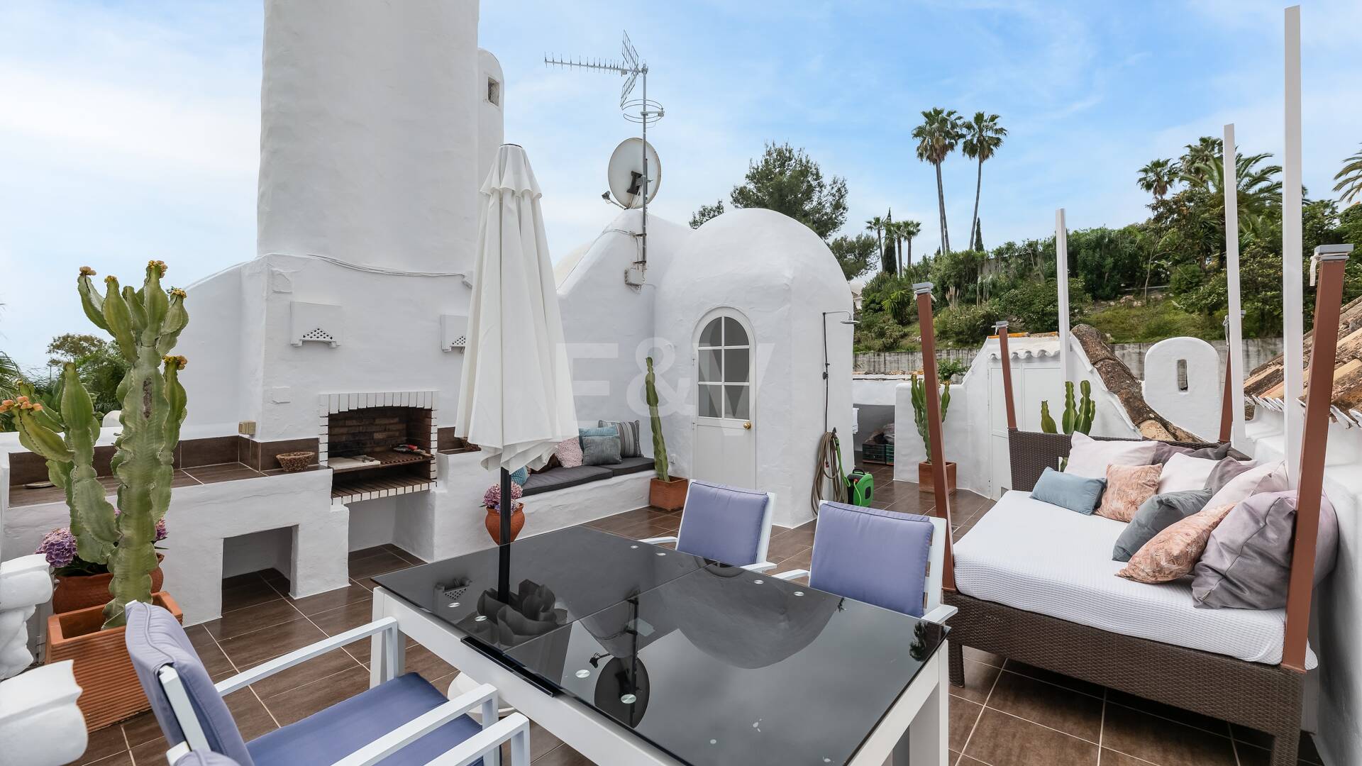 Casa adosada en Las Lomas de Marbella Club: una oportunidad única para vivir con sofisticación