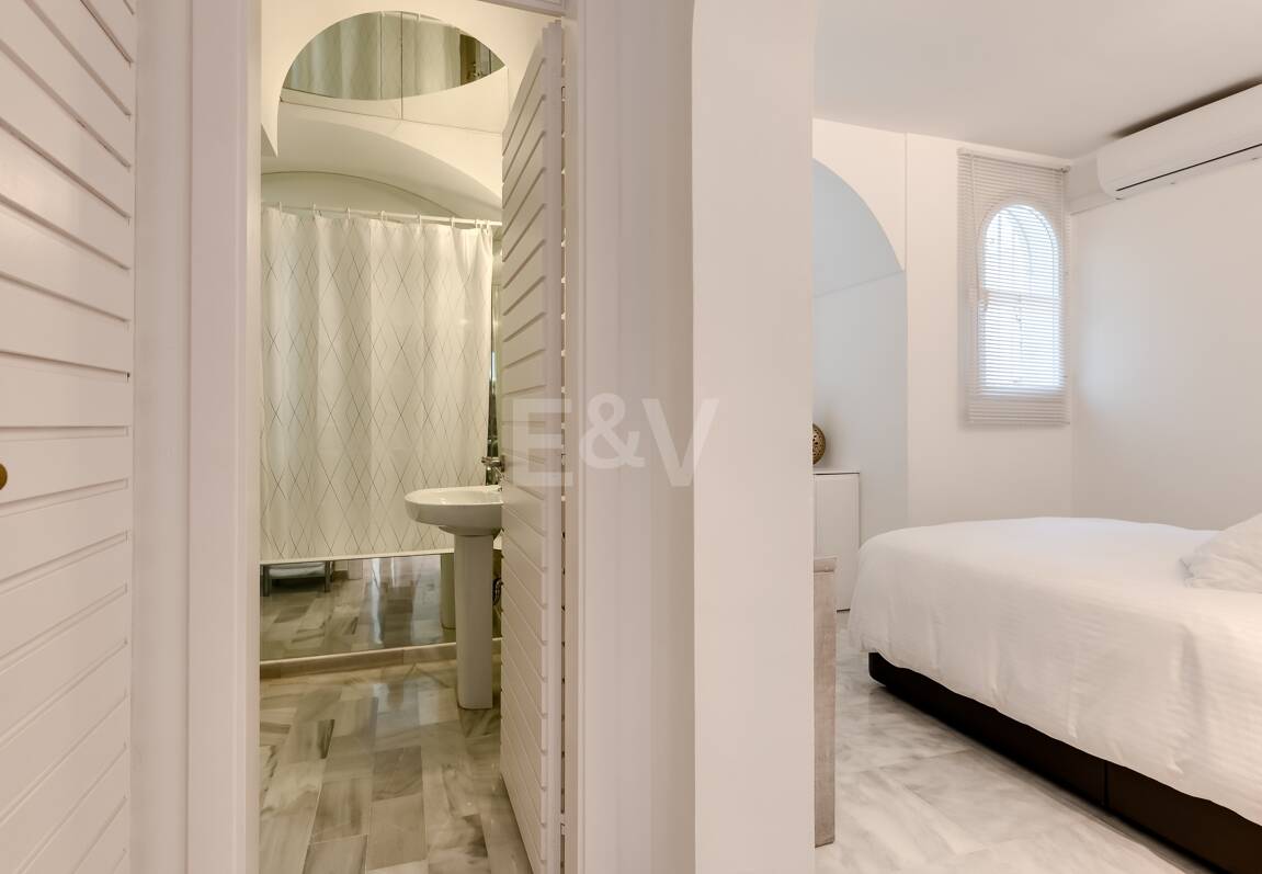 Casa adosada en Las Lomas de Marbella Club: una oportunidad única para vivir con sofisticación