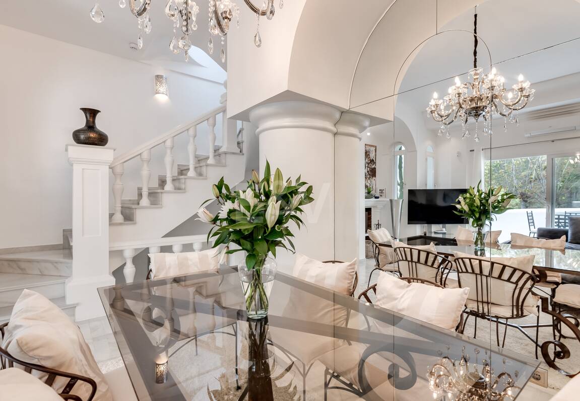 Casa adosada en Las Lomas de Marbella Club: una oportunidad única para vivir con sofisticación