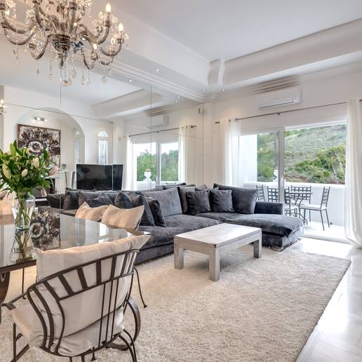 Casa adosada en Las Lomas de Marbella Club: una oportunidad única para vivir con sofisticación