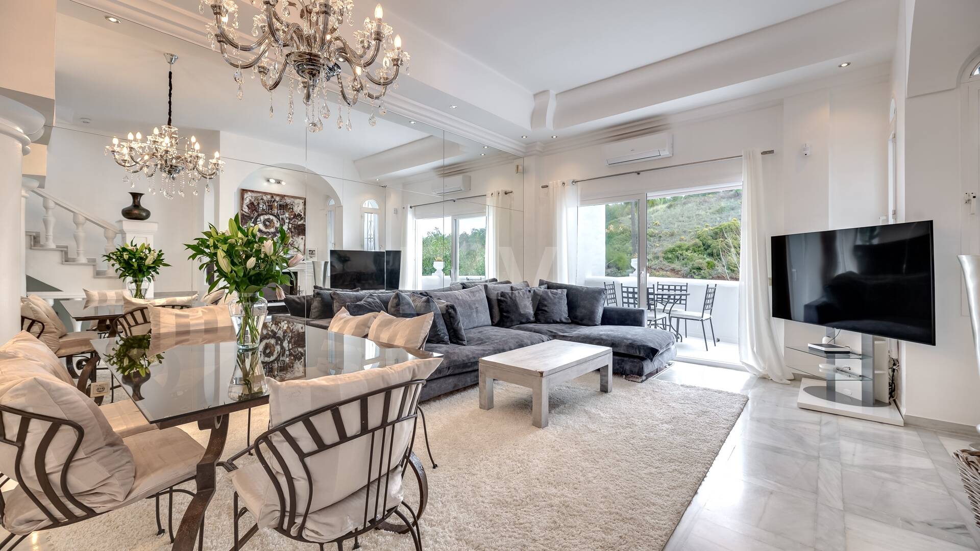 Casa adosada en Las Lomas de Marbella Club: una oportunidad única para vivir con sofisticación