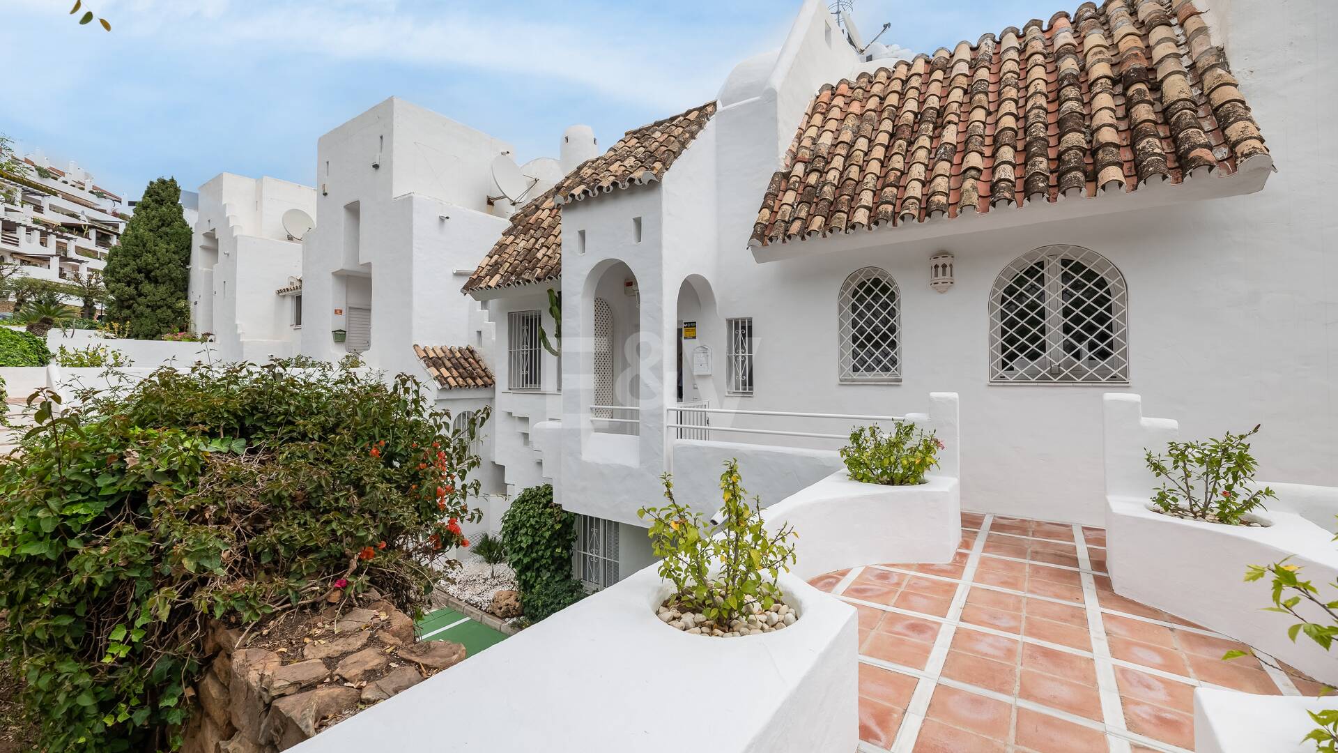 Casa adosada en Las Lomas de Marbella Club: una oportunidad única para vivir con sofisticación