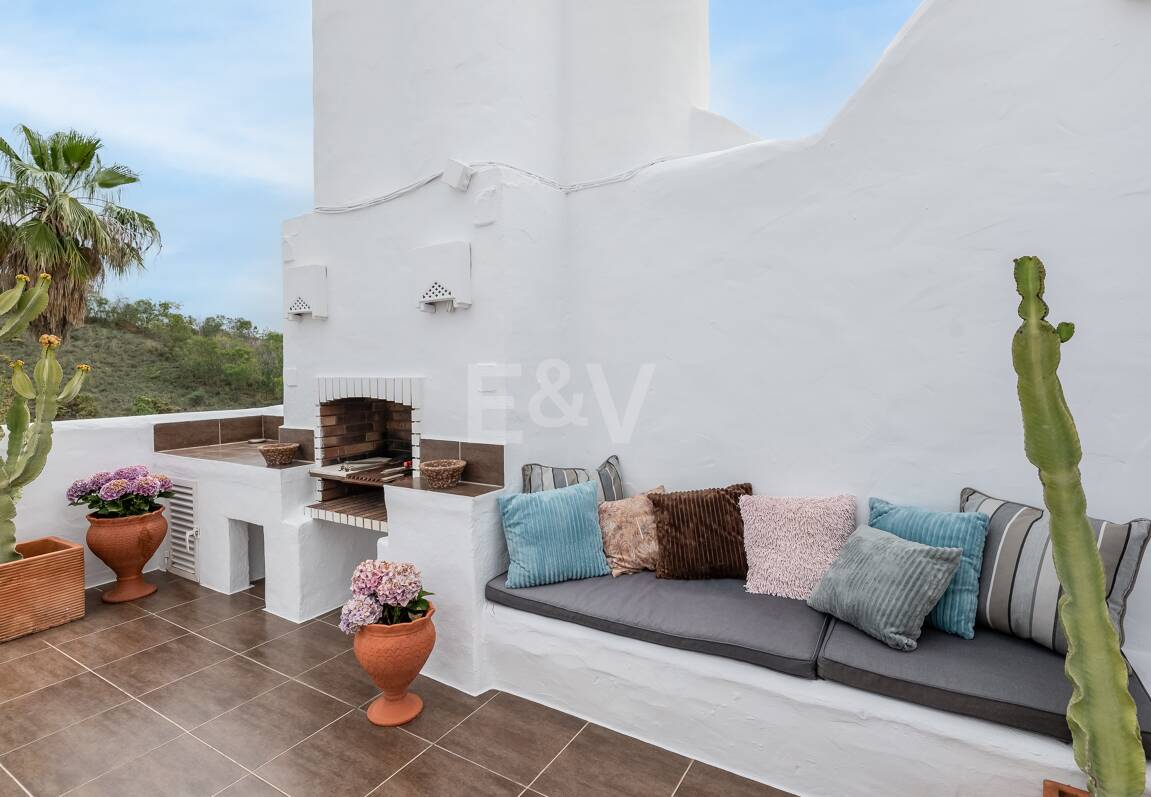 Casa adosada en Las Lomas de Marbella Club: una oportunidad única para vivir con sofisticación