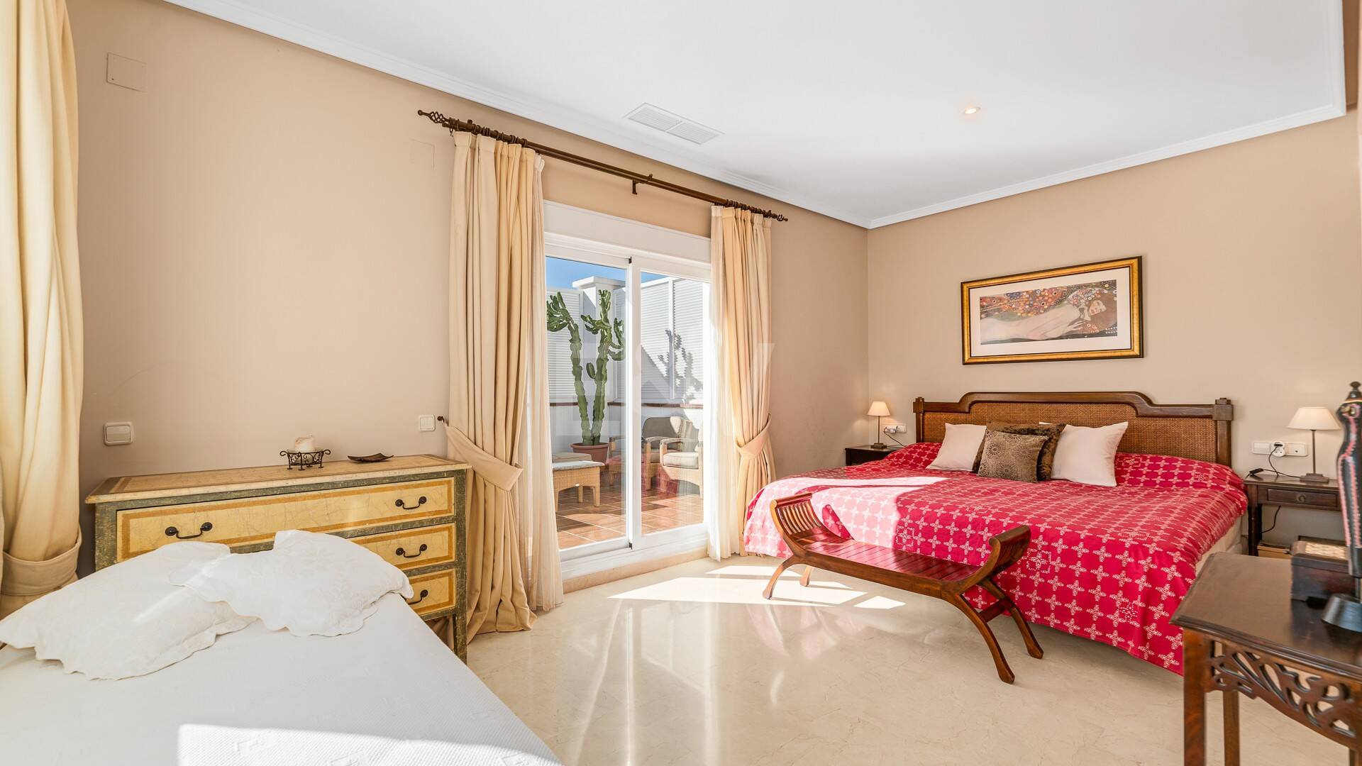 Large Andalusian villa with sea view in Paraiso Alto