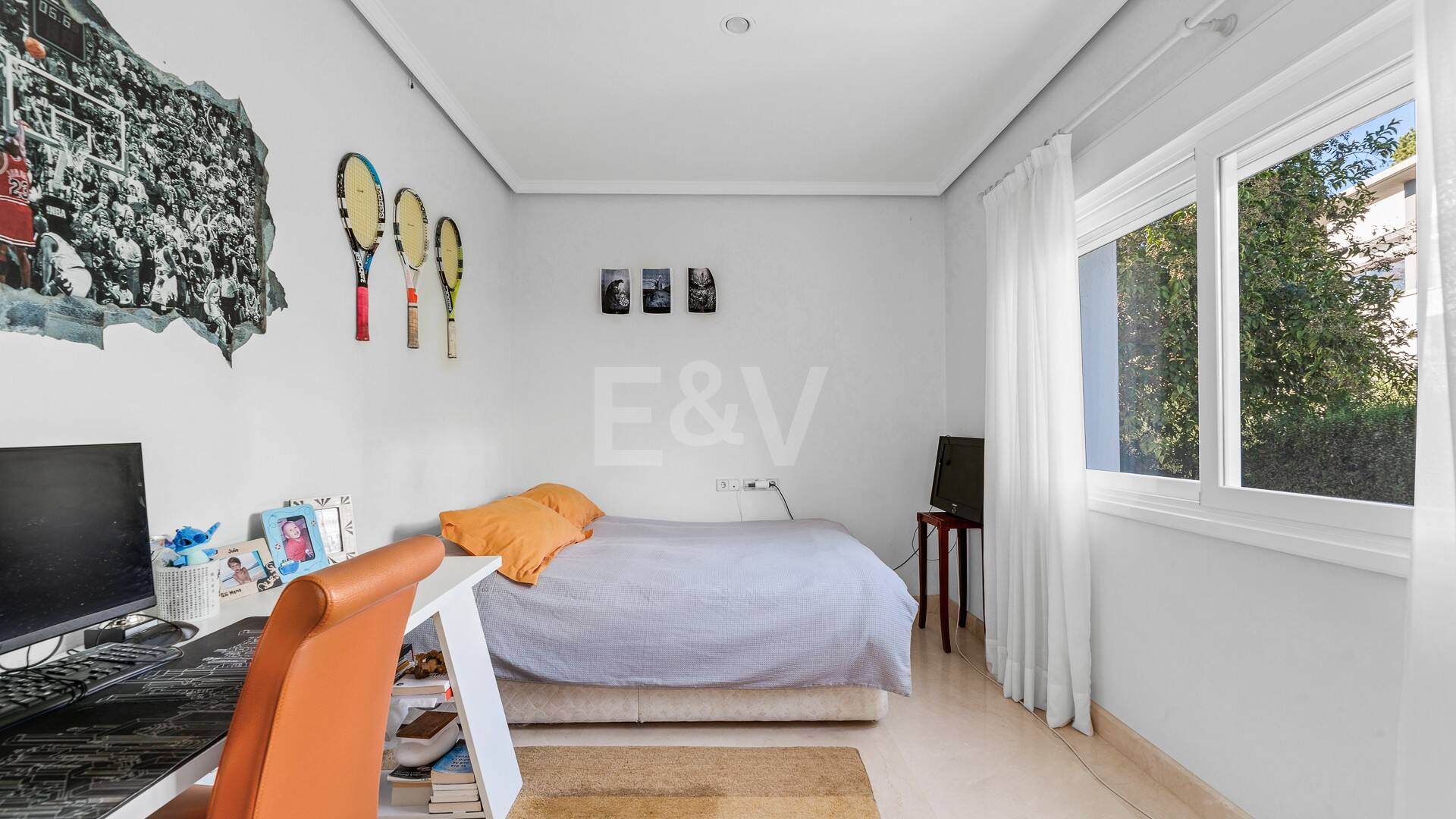 Large Andalusian villa with sea view in Paraiso Alto