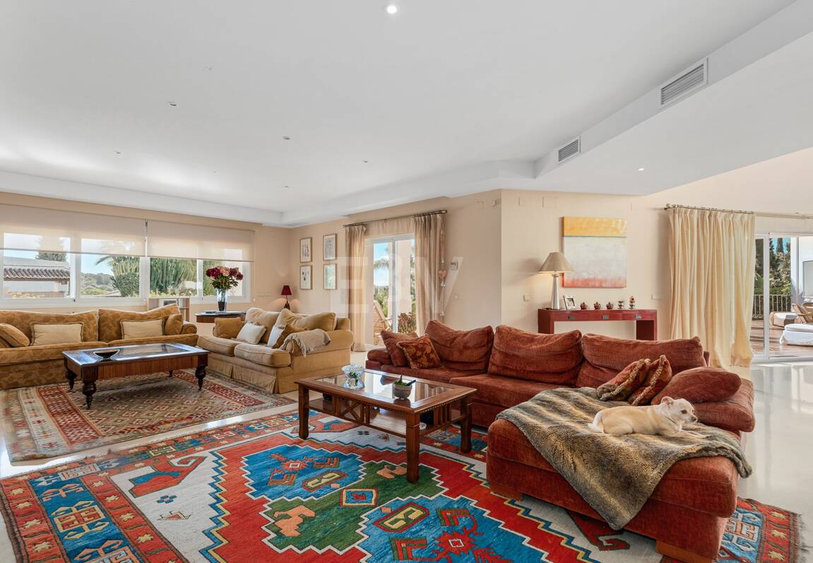 Large Andalusian villa with sea view in Paraiso Alto