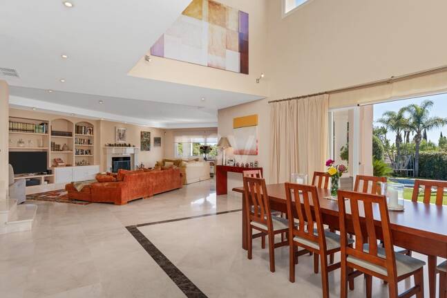 Large Andalusian villa with sea view in Paraiso Alto